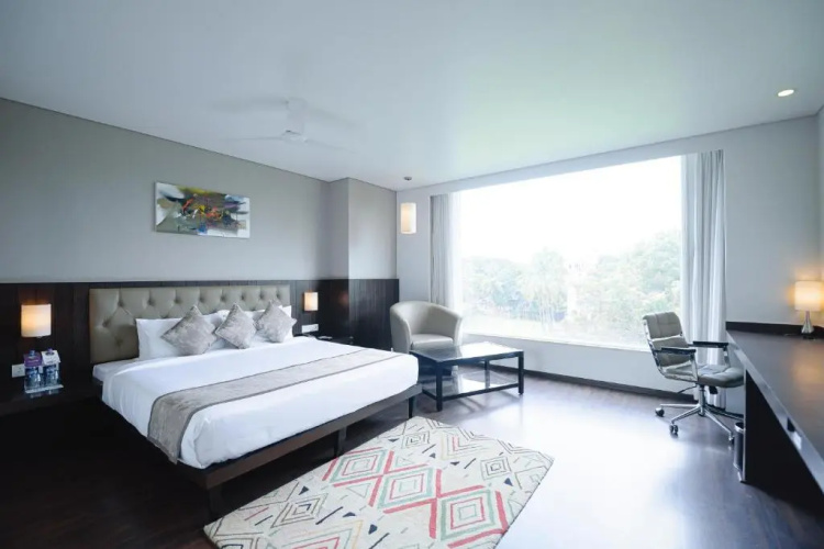 Phlox Hotel Hubli