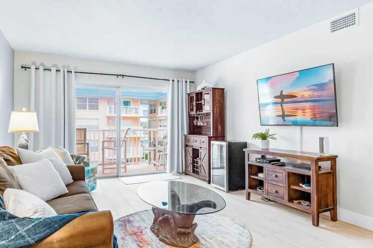 3 Bedrooms Family Apartment with partial ocean view