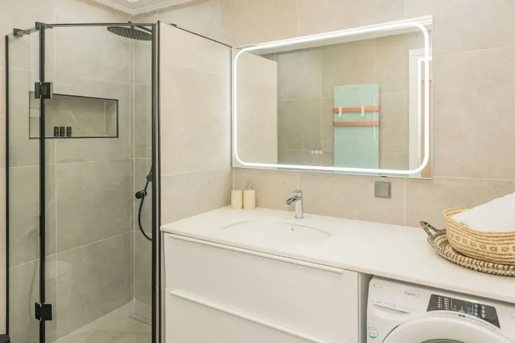Plantaea Studio - Athens Escape