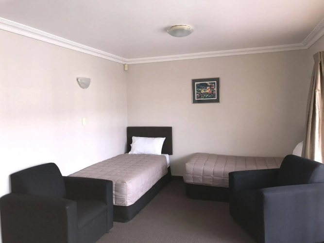Barclay Motel