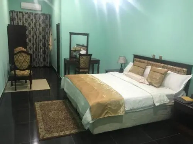 Kaura Hotel and Suites