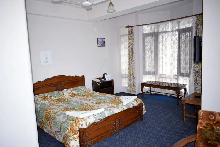 Deluxe room with lake view