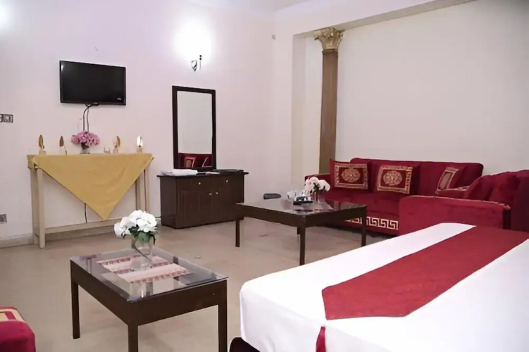 Green View Hotel