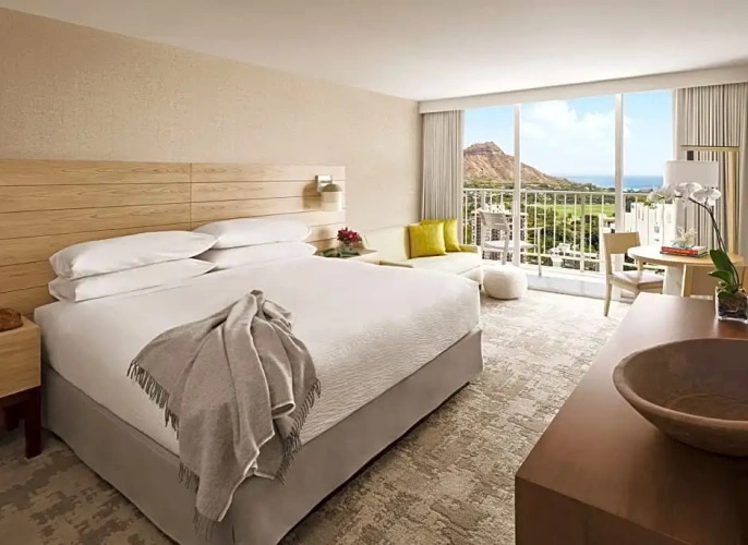 Diamond Head Double room with partial ocean view
