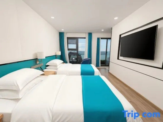 Standard Twin room with view