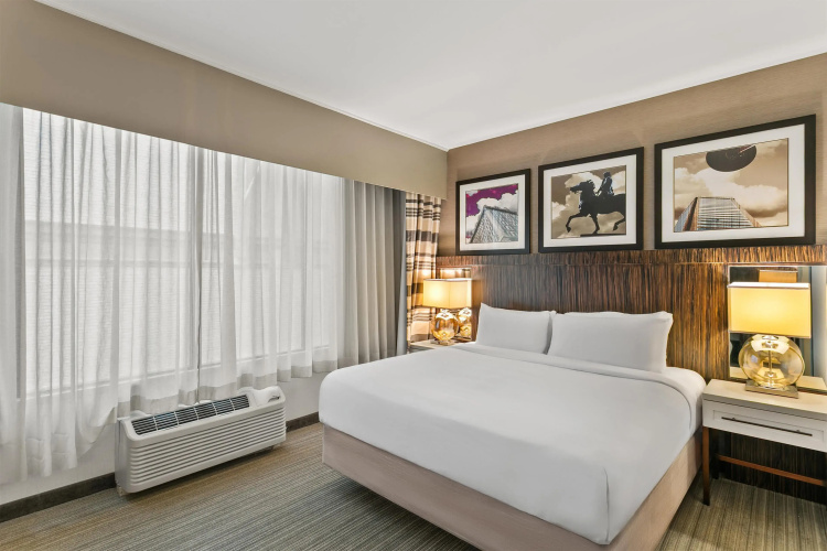 Sonesta Hotel Baltimore Inner Harbor