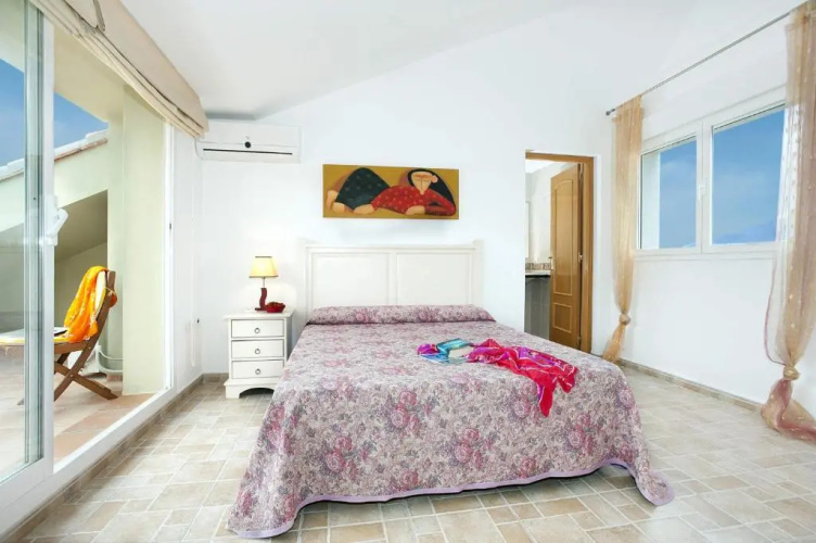 0339 Villa Fresno