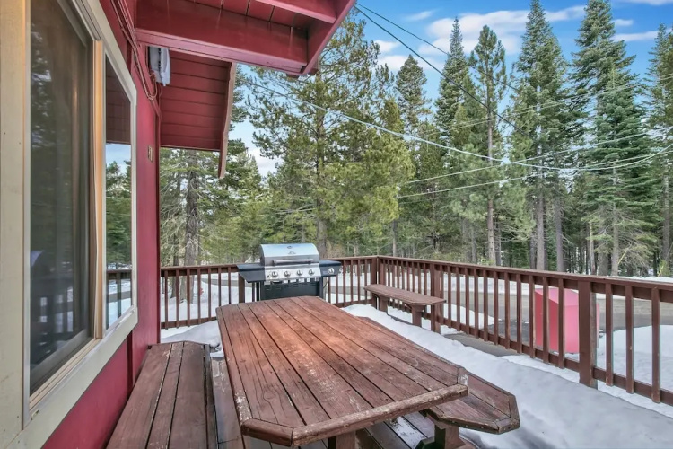 Cholula 811c 4 Bedroom Cabin by RedAwning