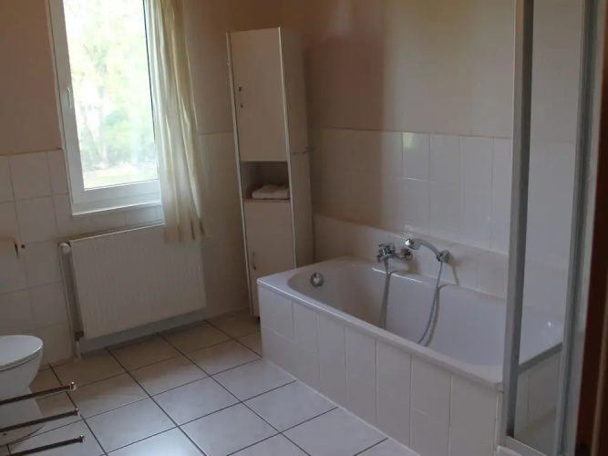 Luxuriose Ferienwohnung in Boddin mit Garten