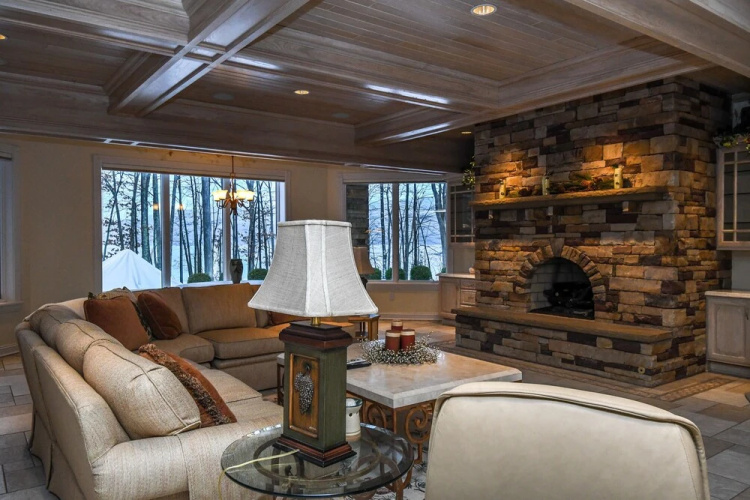 Preston On The Lake House