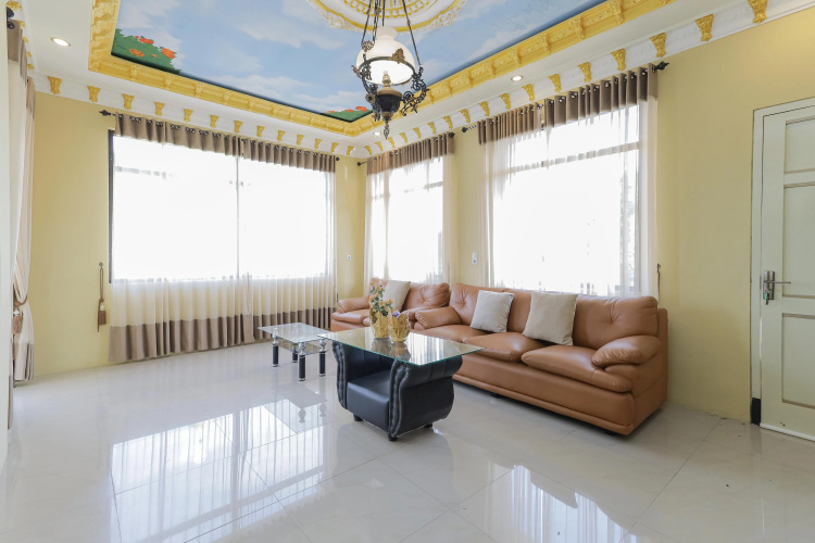 RedDoorz Plus @ Villa Bontes Batu