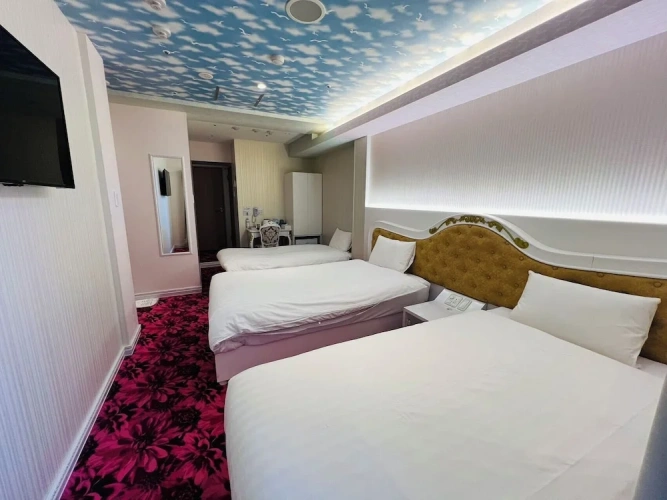 Standard Triple room