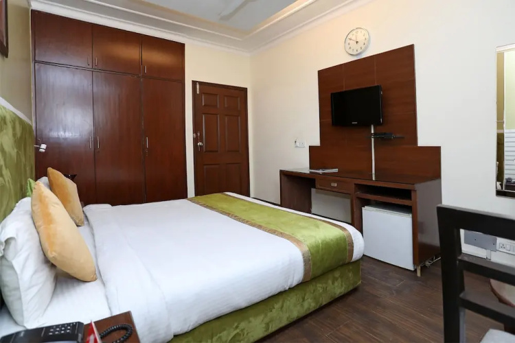 OYO 9300 Hotel Sufyan