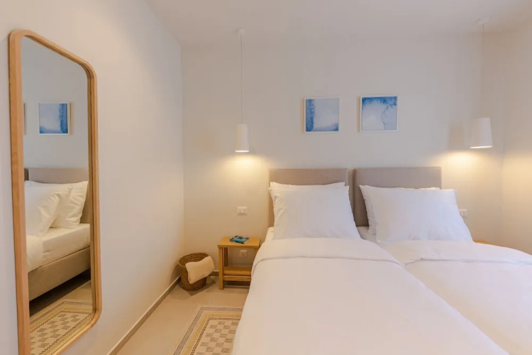 The Olive Poolhouse