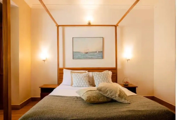4 Bedrooms Presidential Villa with balcony