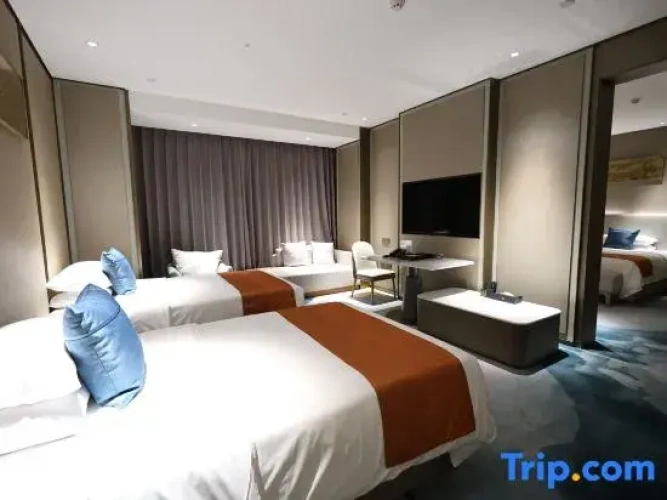Deluxe Quadruple Suite