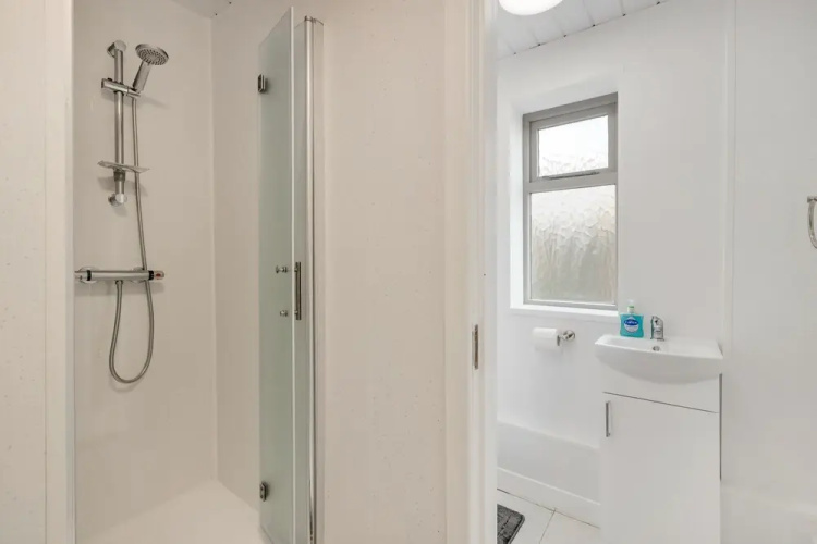 Queens Crest by Sasco Apartments