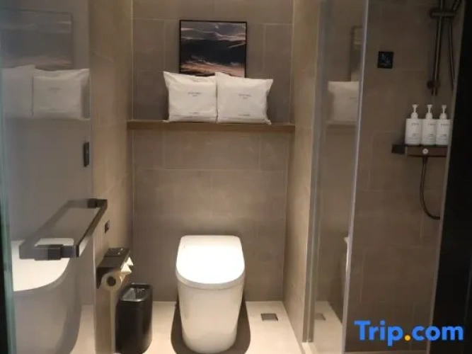 Standard Double room with city view