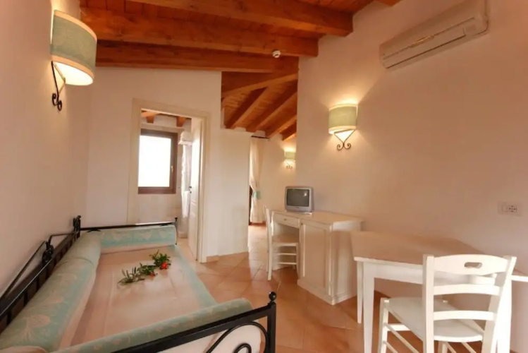 Residence with pool in Vignola Mare