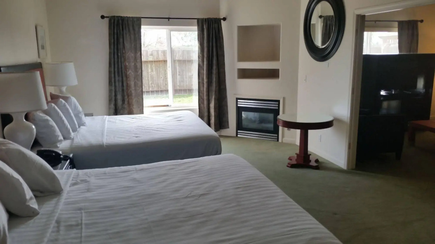 Orca Inn Suites