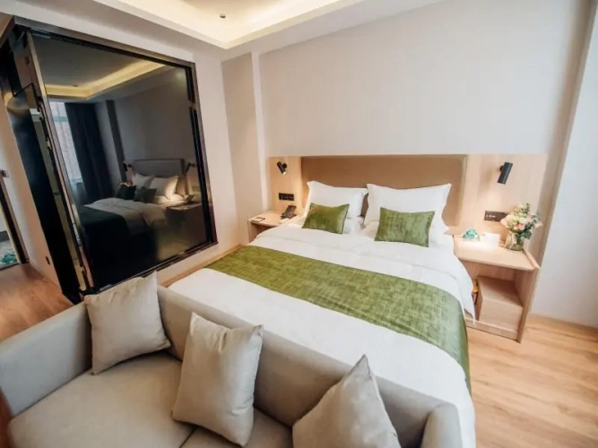 Standard Double room with street view