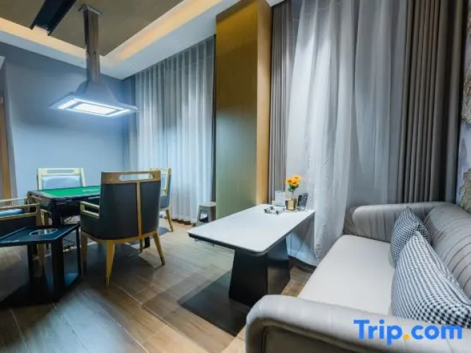 Zhihua Hotel