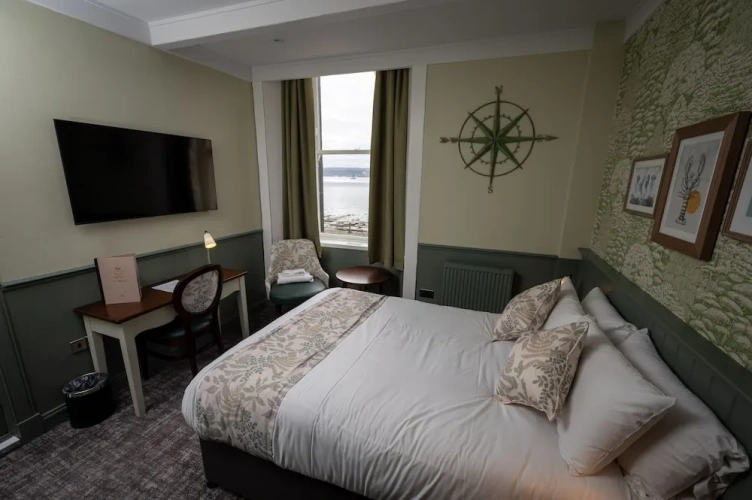 Standard Double room with view