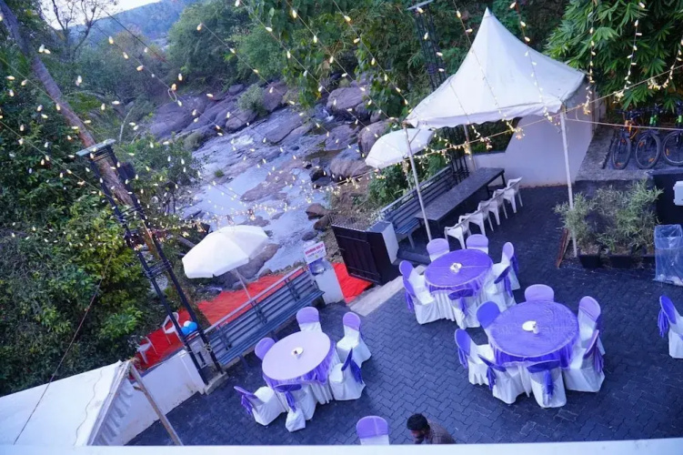 Palatty's Resort