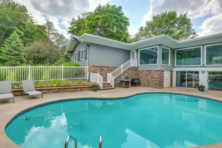 Spacious Rochester Home w/ Heated Pool & Hot Tub!
