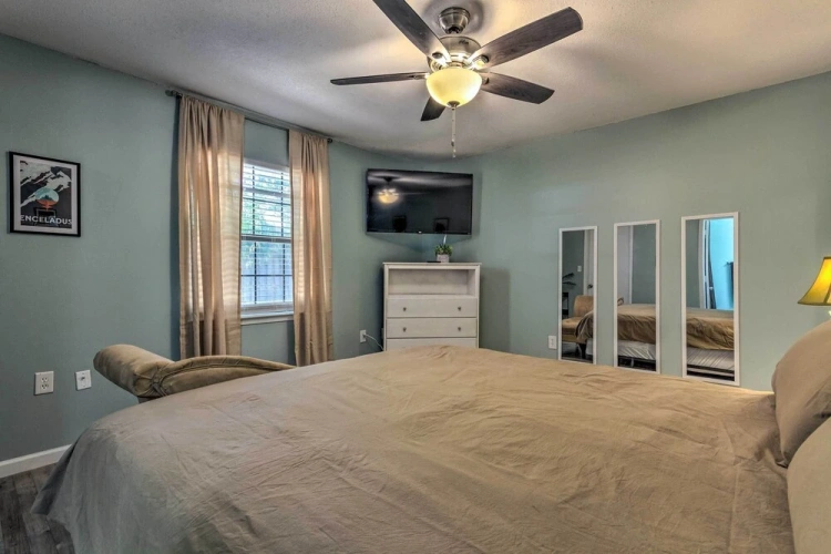 4 Bedrooms Cottage
