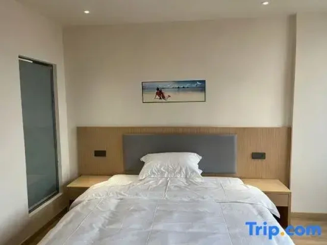 Standard Triple Family room