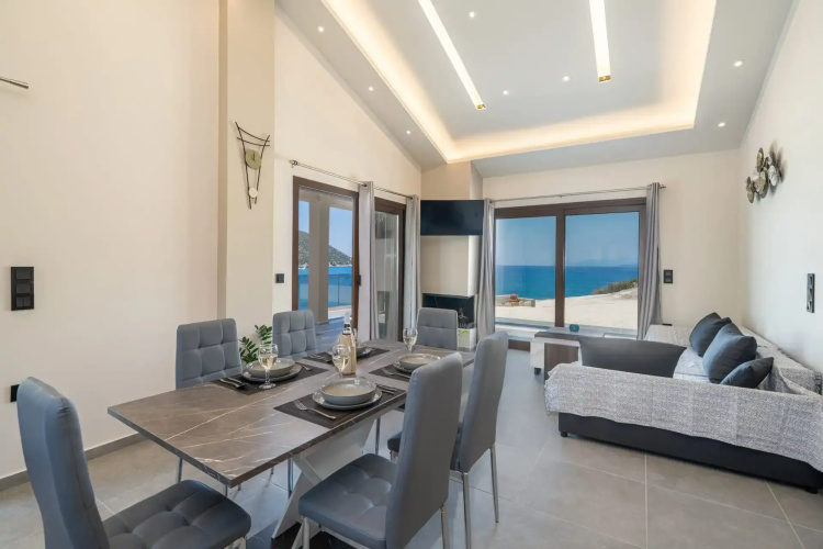 Beachfront Villa Fteri