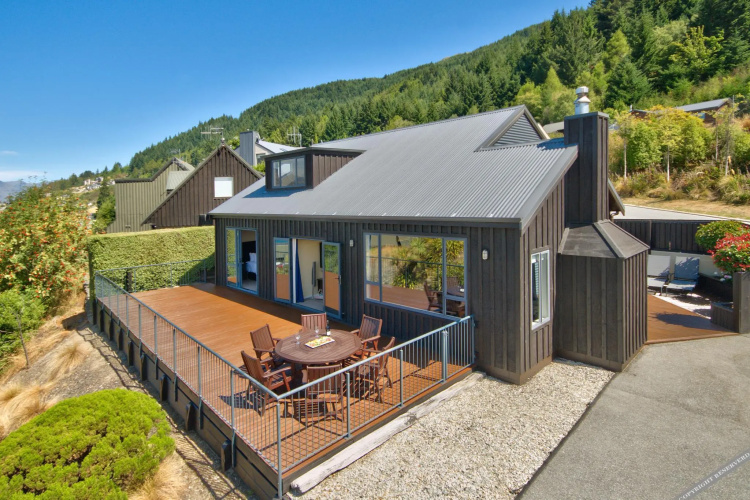 2 Goldleaf Hill