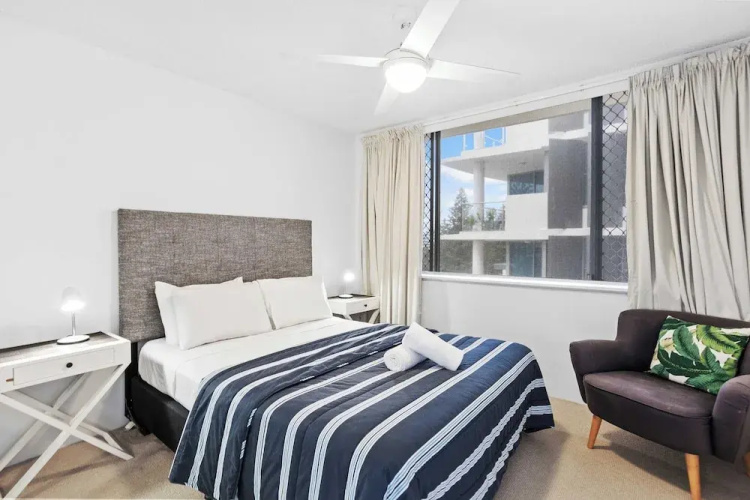 Iconic Burleigh Beachfront Apartment