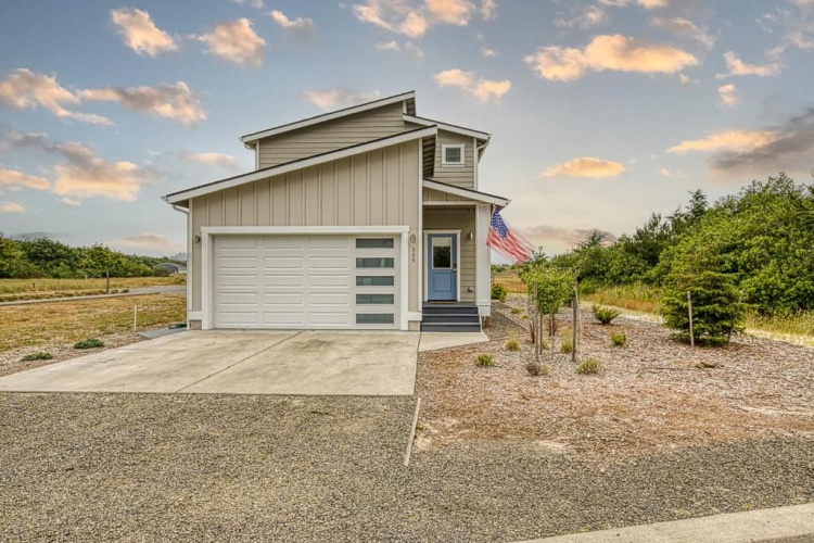 4 Bedrooms Cottage