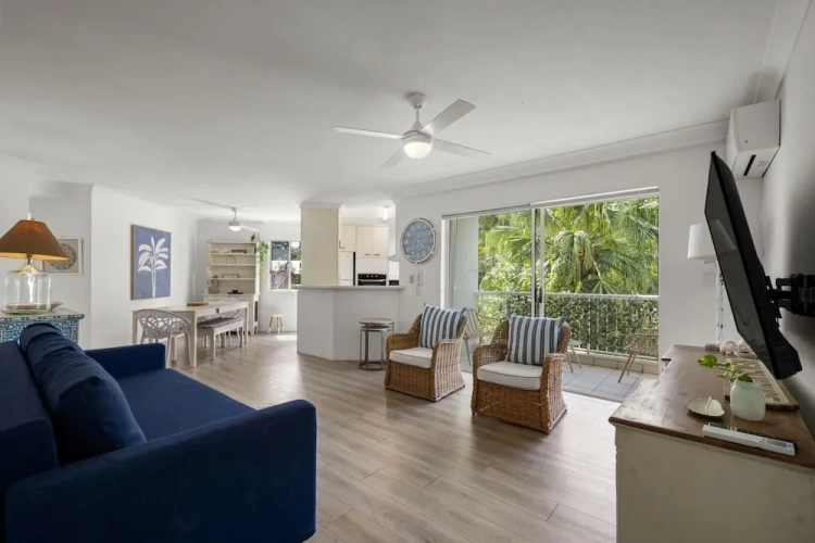 2 Bedrooms Apartment