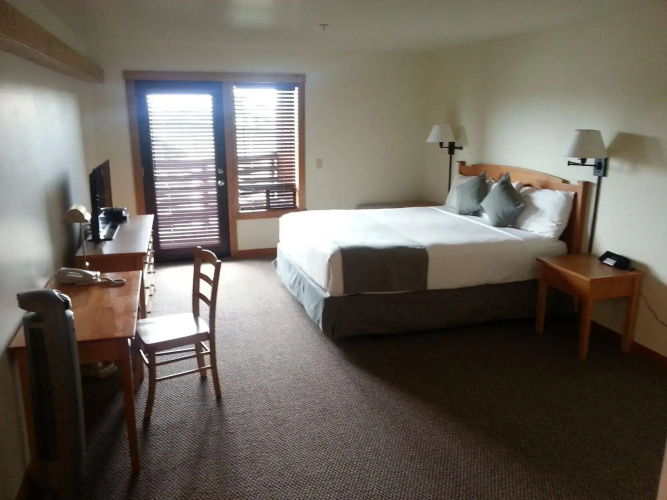 Harbor Lite Lodge