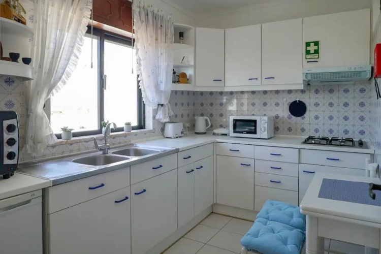 Studio Apartment with Sea View & Fibre Internet