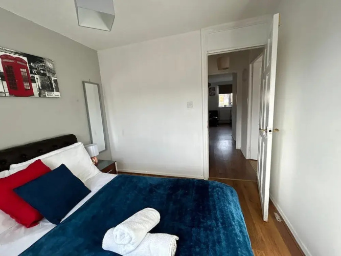 Apartment - Sleeps 4 & On-site Parking
