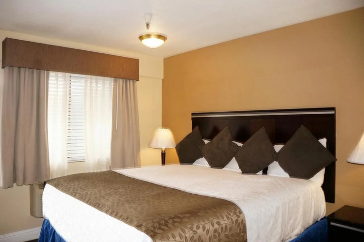 Executive Inn Hotel
