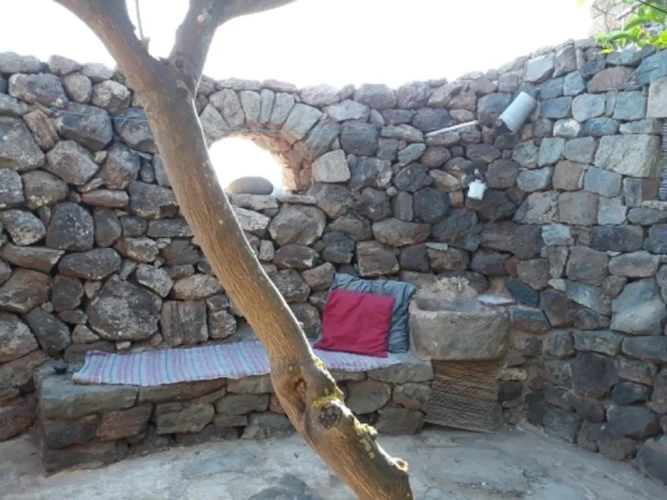 2 Bedrooms Cottage
