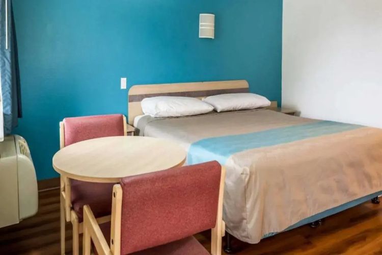 Motel 6 Albany, OR