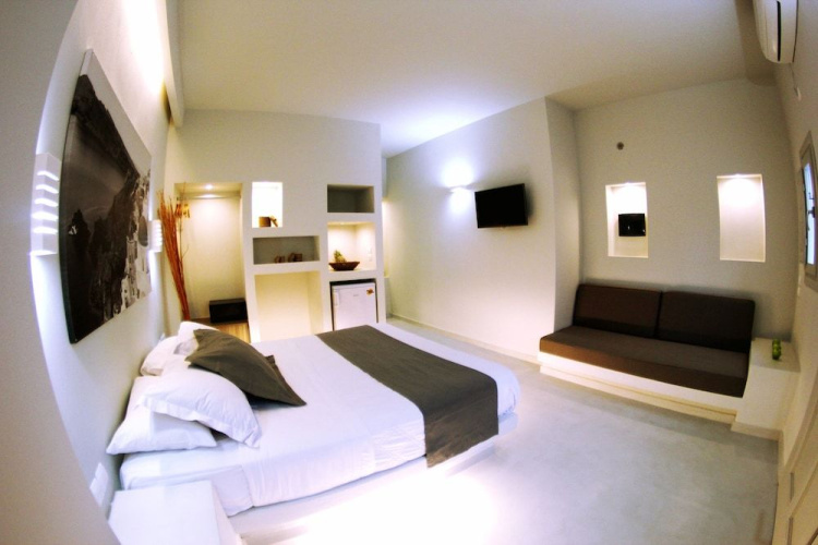 Sea La Vie Beachfront Suites