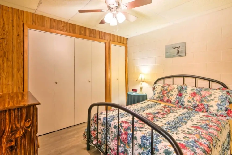 5 Bedrooms Cottage