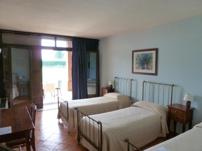 Standard Triple room