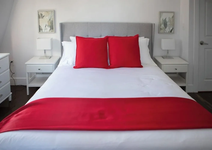 2 Bedrooms Suite with harbour view