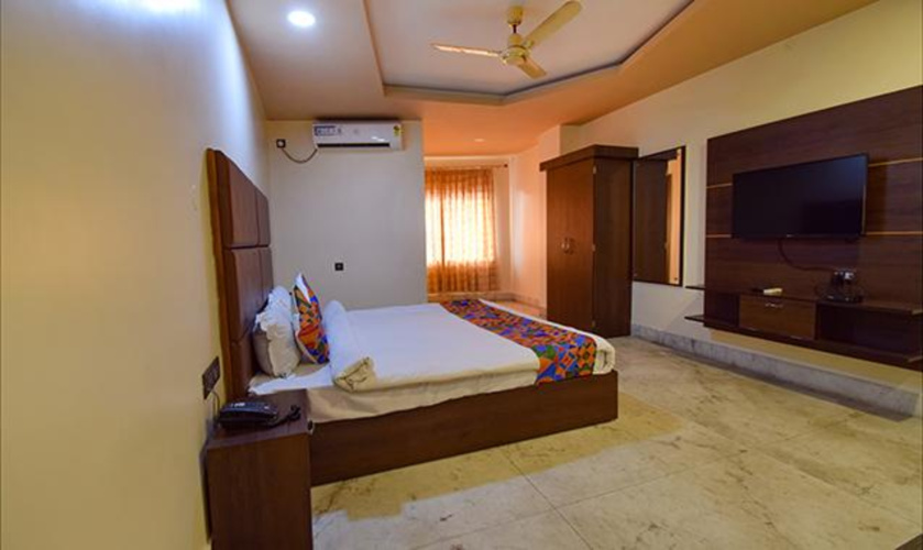 Fabhotel Red Rose