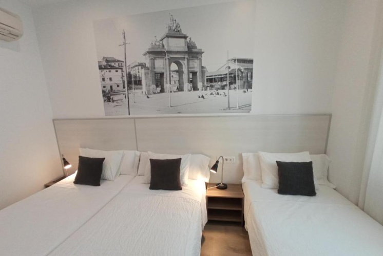 Standard Triple room