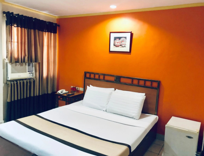 Golden Valley Hotel