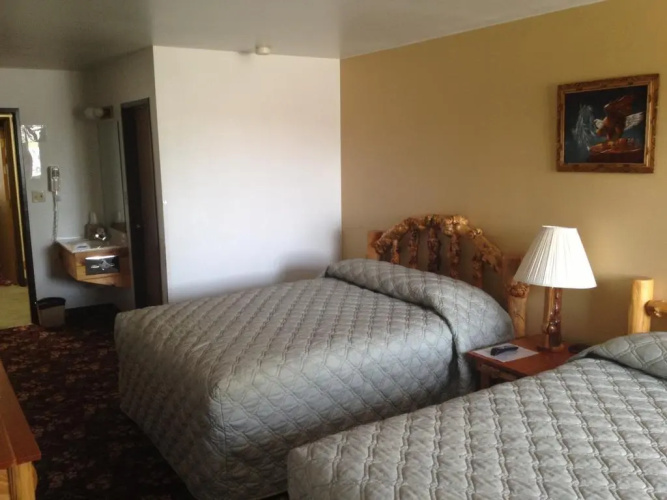Buffalo Bill's Antlers Inn